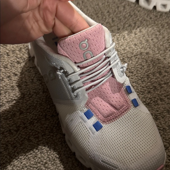 On cloud Running Women's

wore ONCE NEVER AGAIN, NEED THESES GONNA NOW - Picture 3 of 4